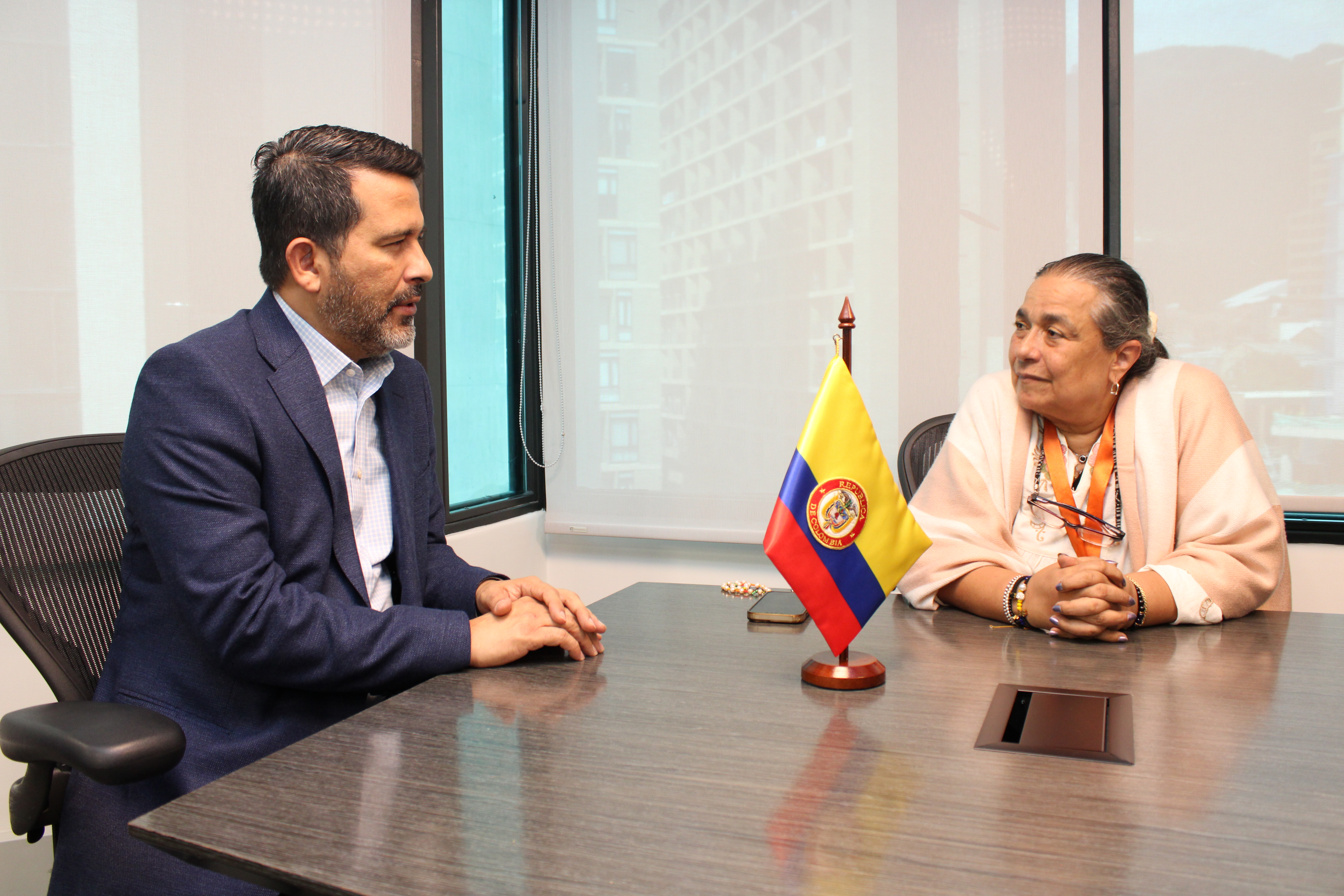 Firma de convenio entre la UIAF y la Supertransporte