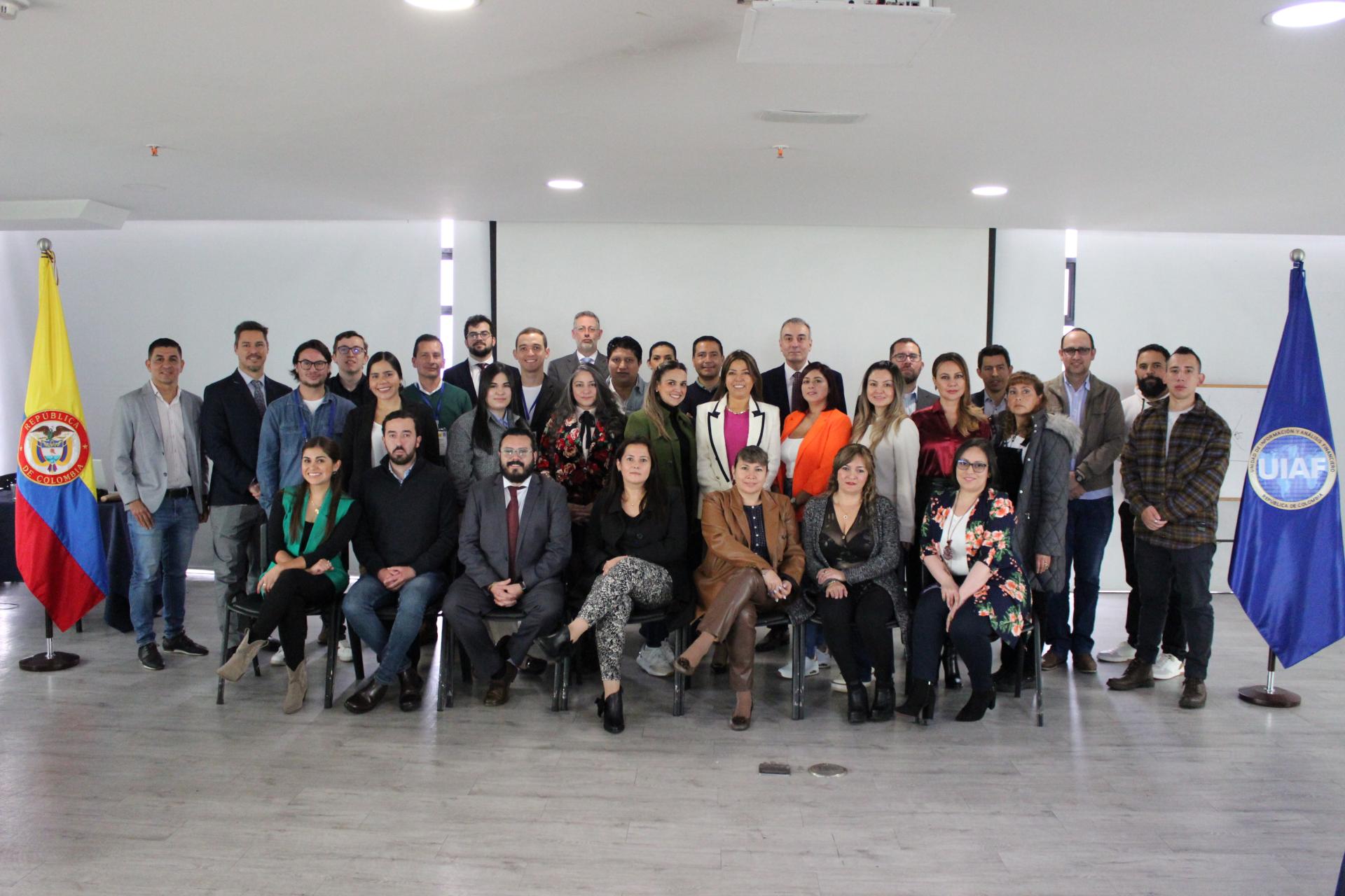 La UIAF lideró curso sobre APNFD La UIAF lideró curso sobre APNFD