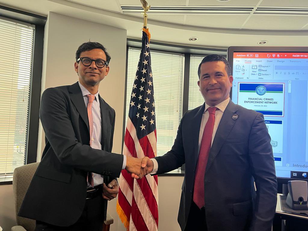 Directores de la UIAF y FinCEN se reúnen en Washington