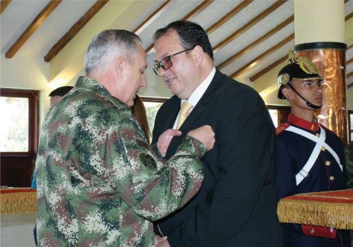 Funcionarios de la UIAF