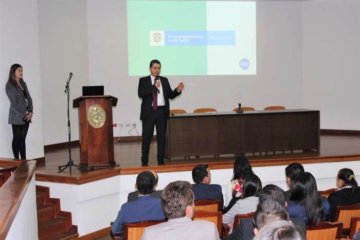 UIAF II Tertulia Antifraude de INIF Director de la UIAF en la II Tertulia Antifraude de INIF