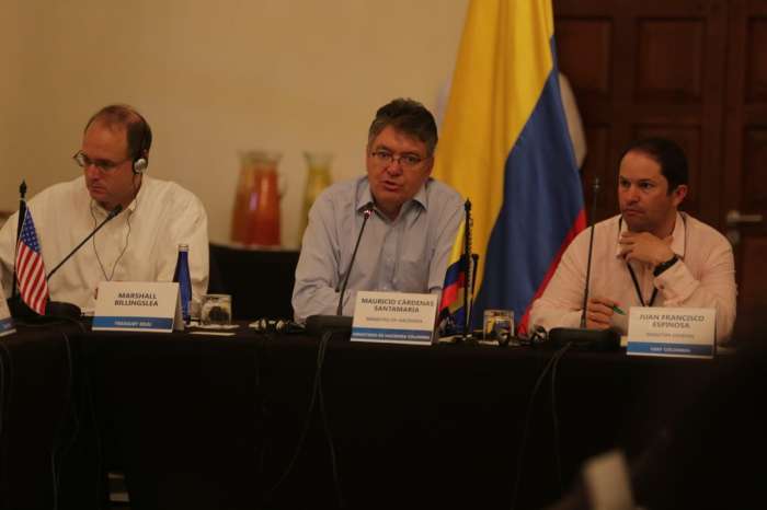 Ministerio de Hacienda y UIAF