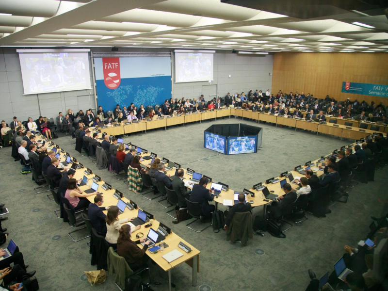 En París, el director general asistió a la reunión plenaria del GAFI