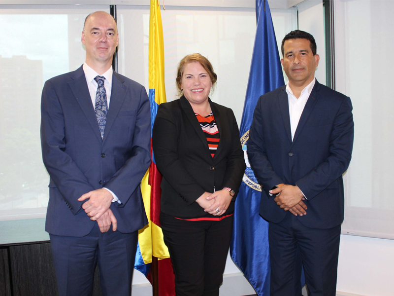 La UIAF y la Agencia de Aduanas e Impuestos del Reino Unido (HMRC) fortalecen sinergia para combatir el contrabando, la evasión fiscal y el lavado de activos