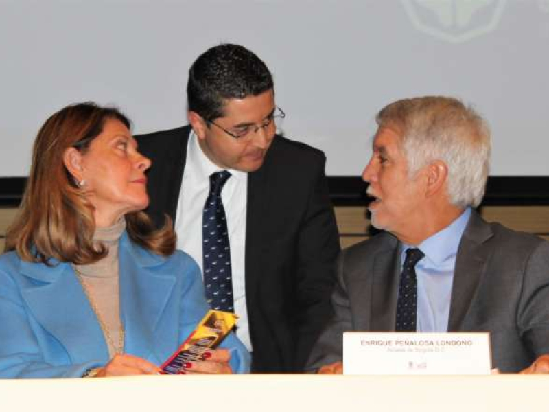 Alcaldía de Bogotá y la UIAF firman pacto contra la corrupción