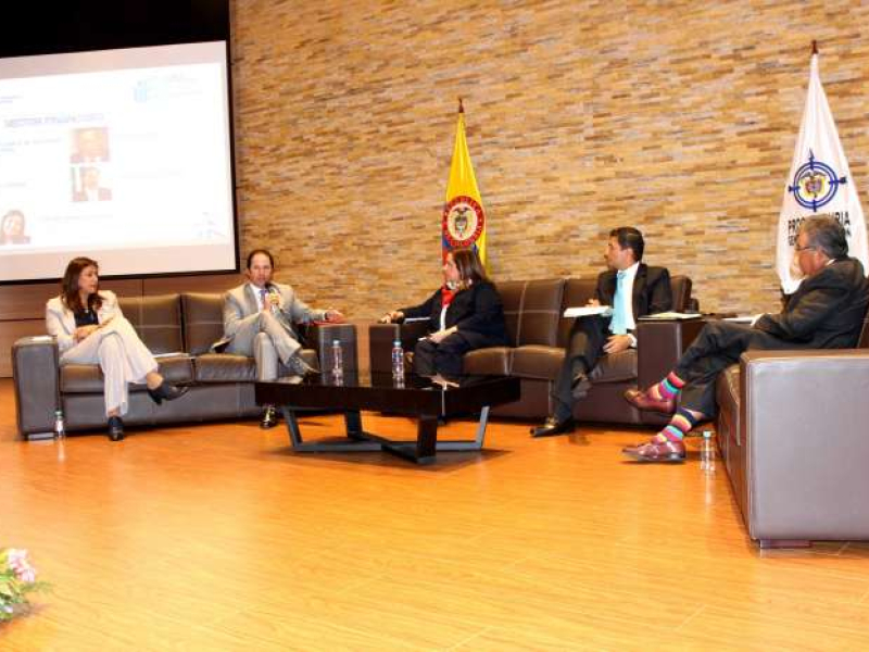 UIAF presente en la I Cumbre Empresarial Responsabilidad del sector privado en la lucha contra la corrupción