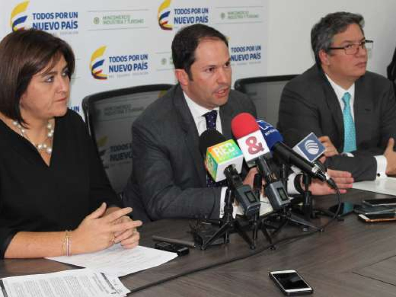 UIAF y DIAN unen esfuerzos en contra del lavado de activos y el contrabando