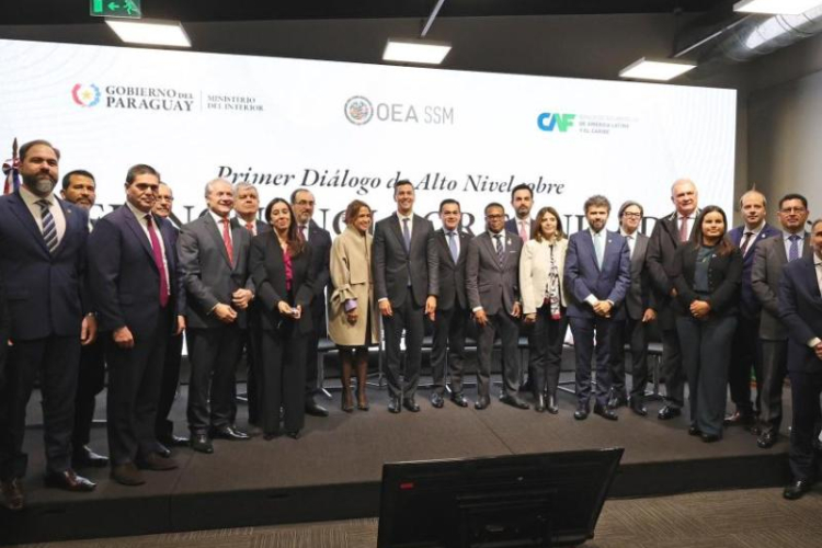 El director general resaltó el papel de las UIF en el Diálogo de Alto Nivel sobre Delincuencia Organizada Transnacional, en Paraguay