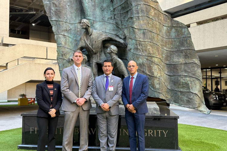 UIAF y FBI comparten experiencias de prácticas y métodos investigativos