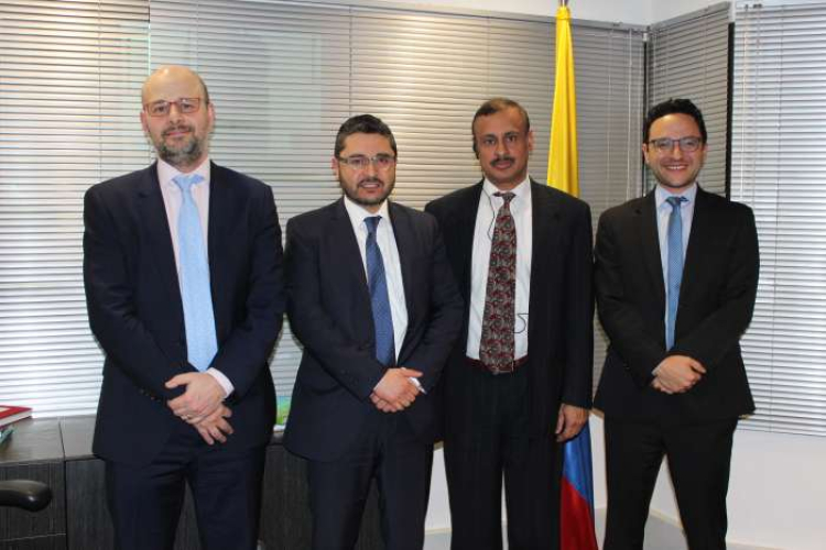 Encuentro estratégico entre el FMI y la UIAF