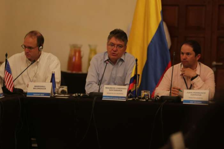 Ministerio de Hacienda y UIAF presentan avances frente a casos de corrupción transnacional